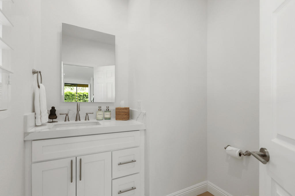 48721 Santa Ursula Street Property Photo 9