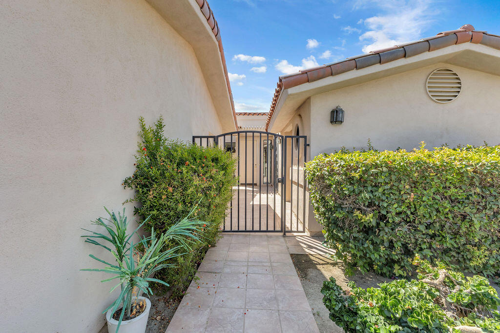 78565 Vista Del Fuente Property Photo 1