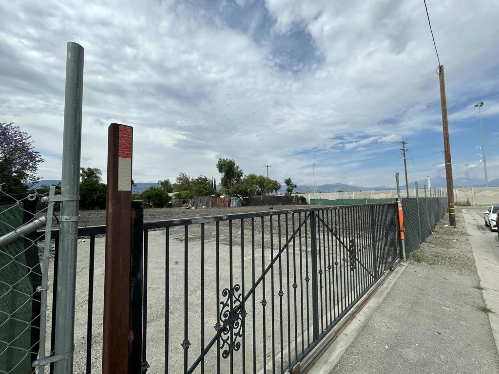 1527 4th Street Property Photo 2
