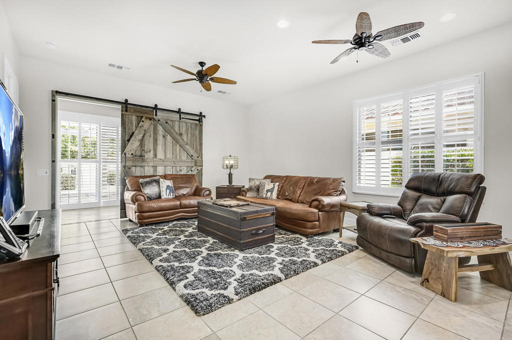 40752 Calle Guapo Property Photo 1