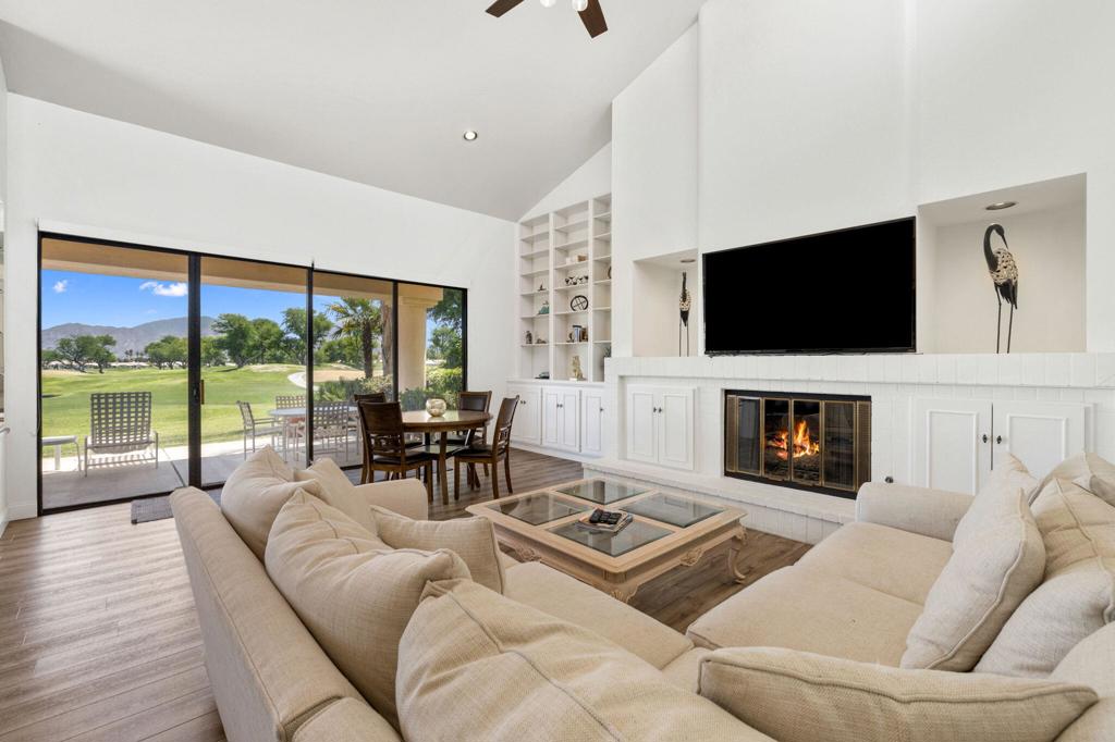 54612 Inverness Way Property Photo 4