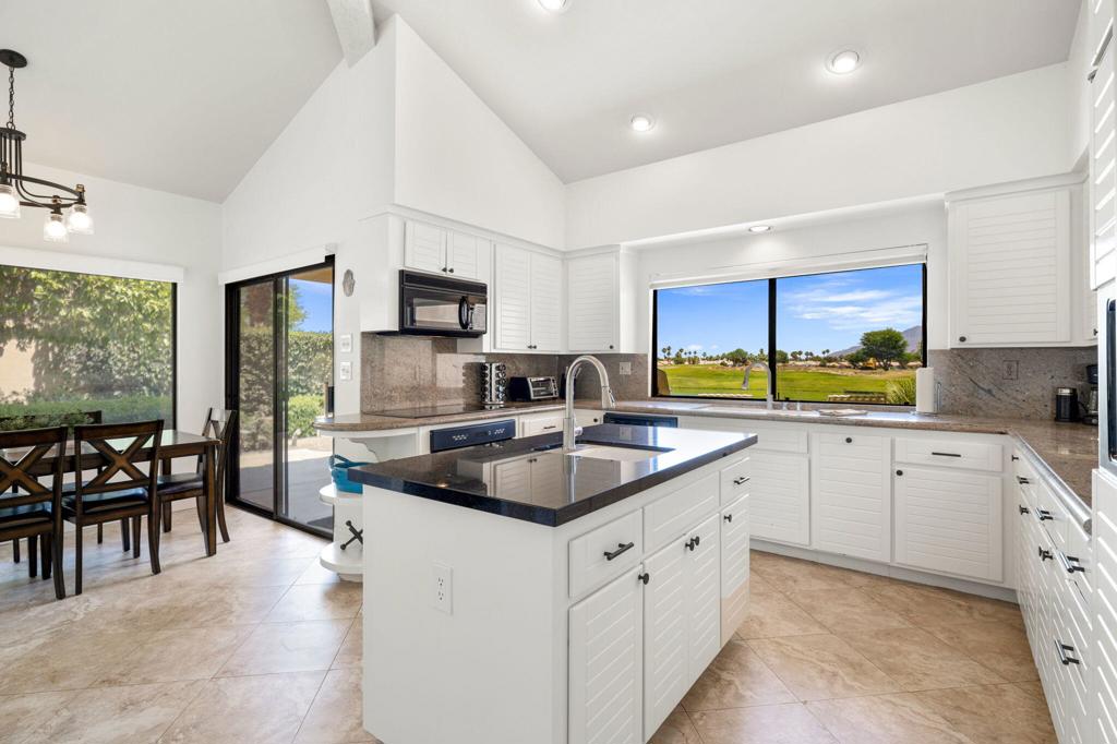 54612 Inverness Way Property Photo 6