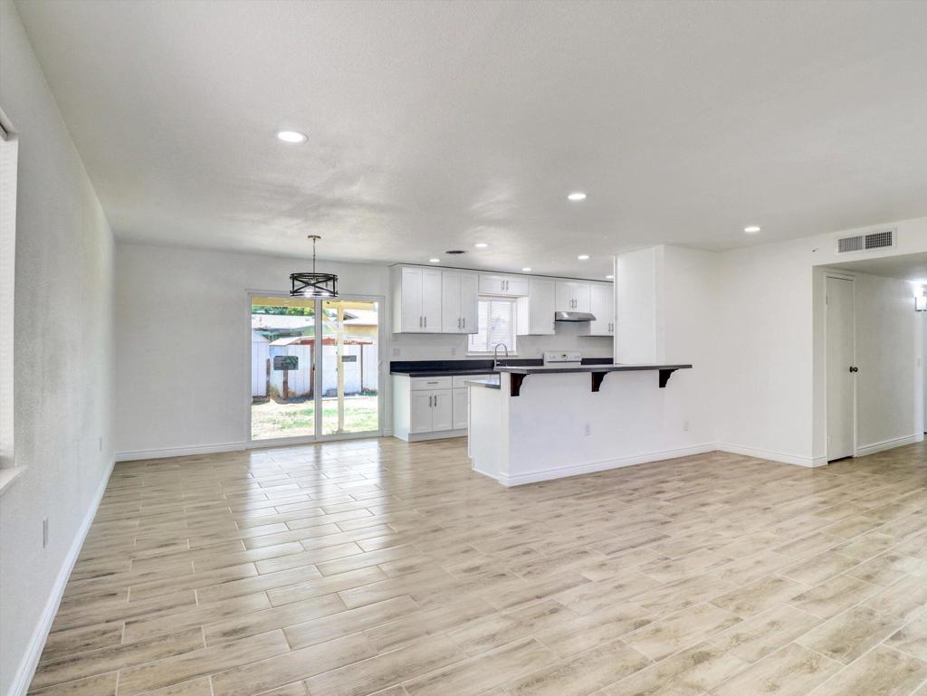 45530 Del Rey Avenue Property Photo 1