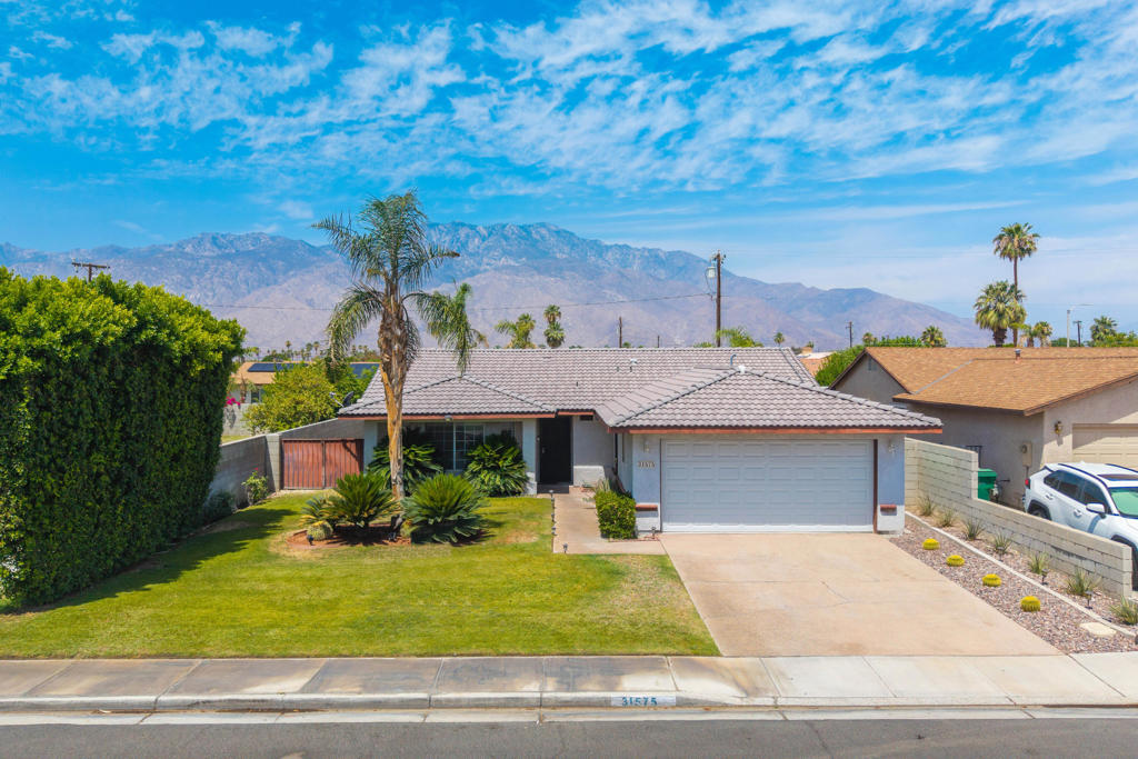 31575 Avenida Maravilla Property Photo 1