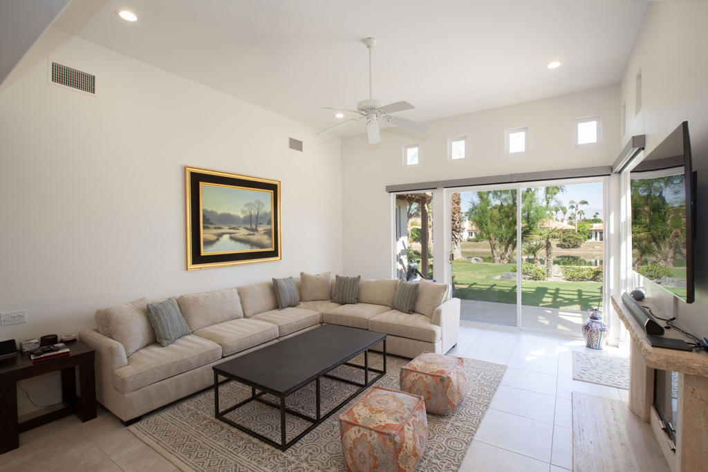 48200 Via Solana Property Photo 5