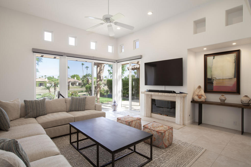 48200 Via Solana Property Photo 7