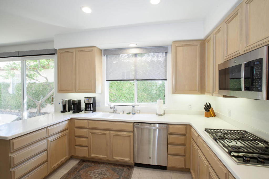 48200 Via Solana Property Photo 10