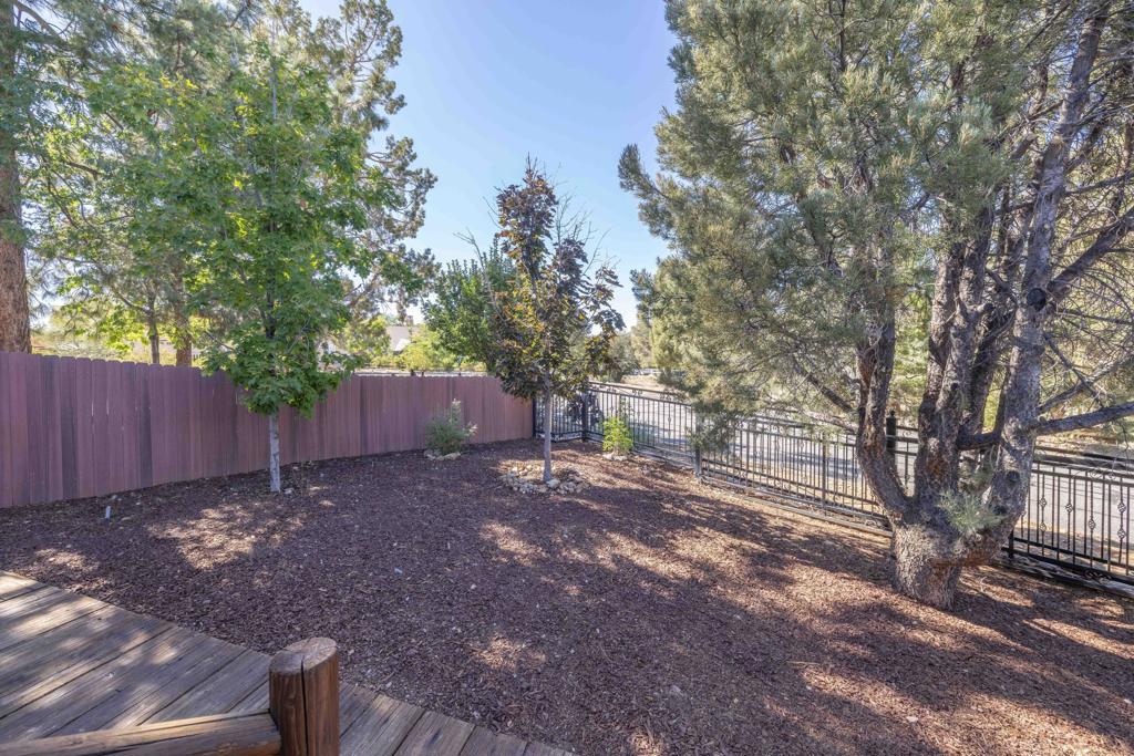 1239 E Alpinview Drive Property Photo 6