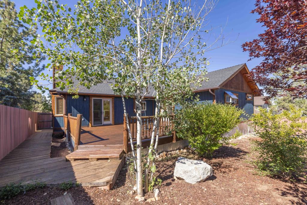 1239 E Alpinview Drive Property Photo 9