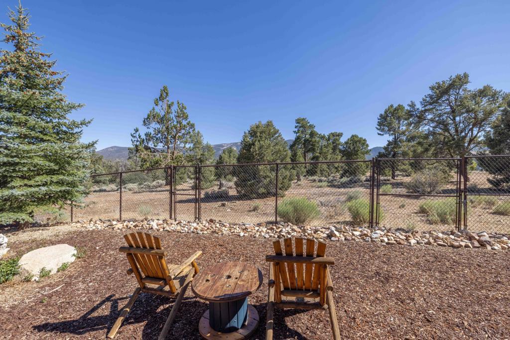 1239 E Alpinview Drive Property Photo 14