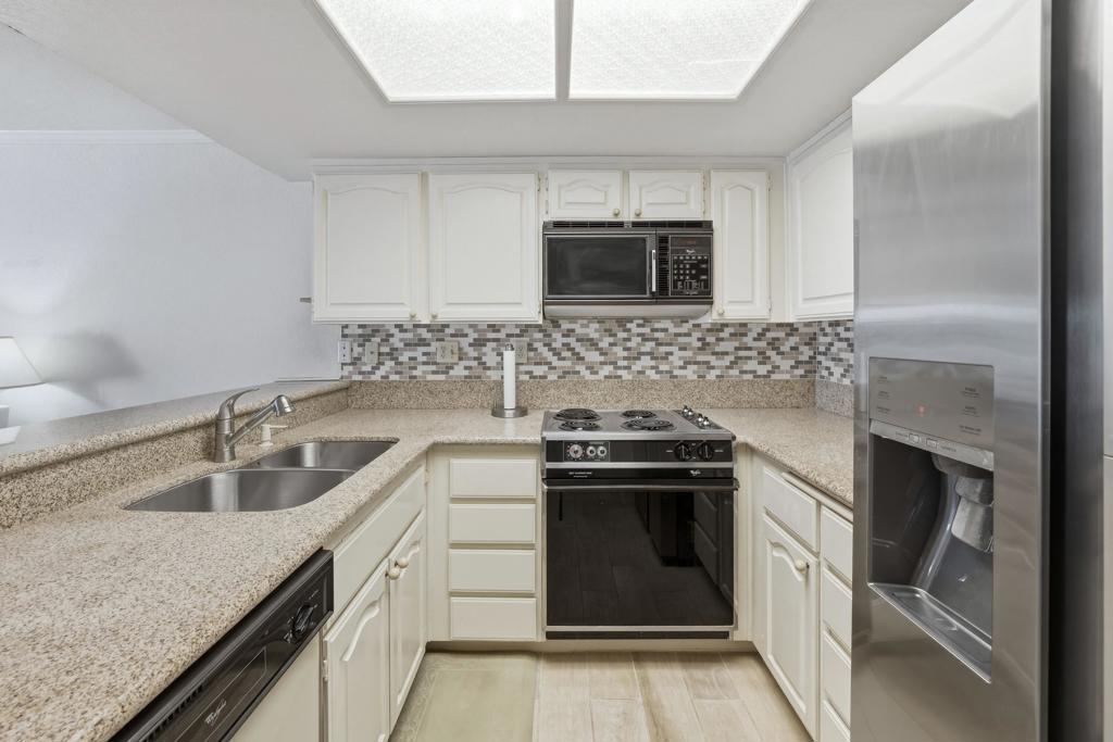 500 E Amado Road 511 Property Photo 17