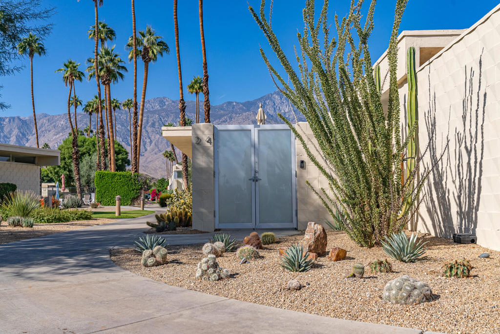 24 Desert Lakes Drive Property Photo 1