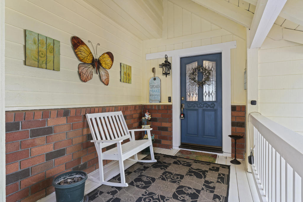 692 Zurich Drive Property Photo 1