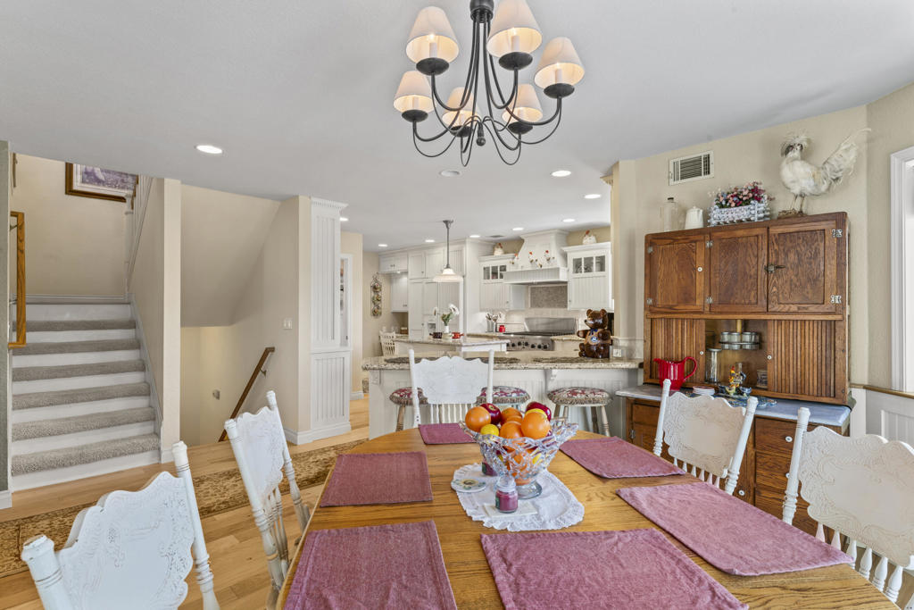 692 Zurich Drive Property Photo 14