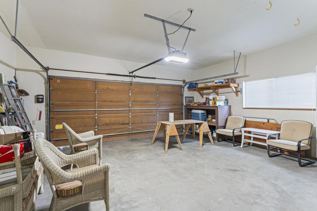 692 Zurich Drive Property Photo 20