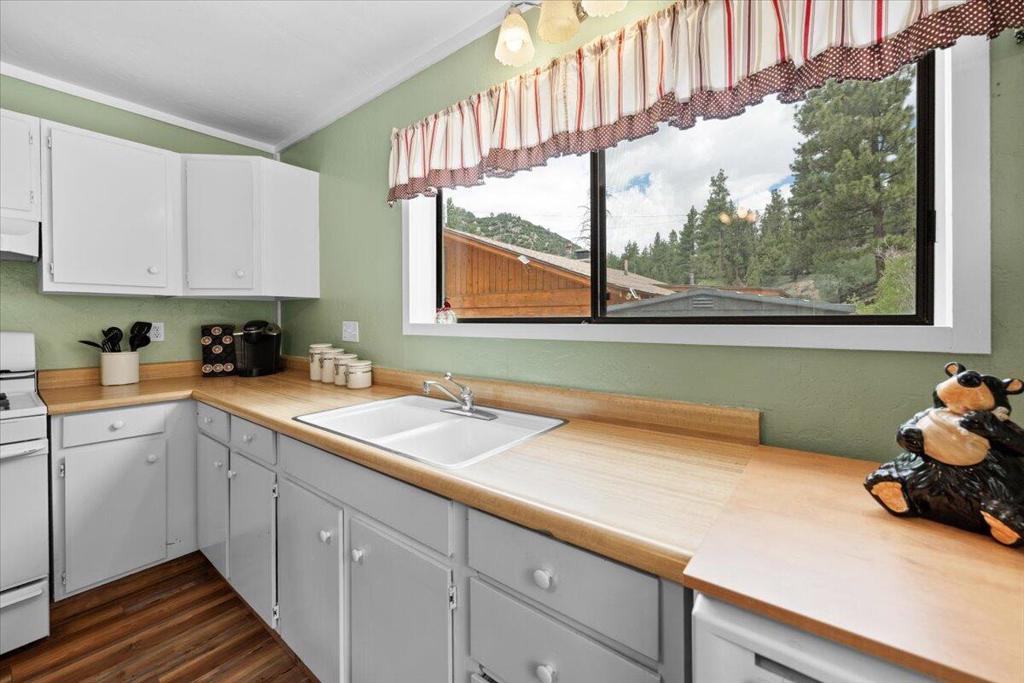 1160 Wendy Avenue Property Photo 12