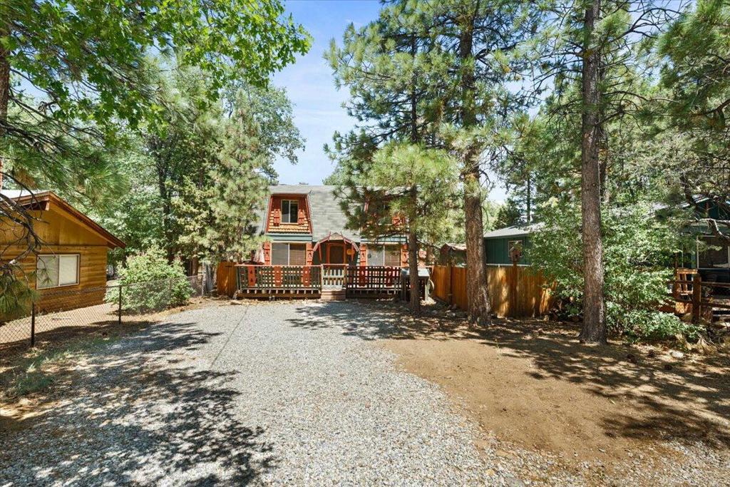 477 Los Angeles Avenue Property Photo 1