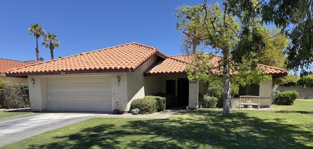1496 E Luna Way Property Photo 1