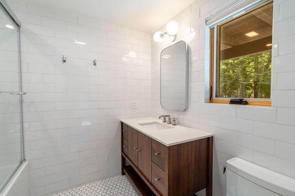 24718 Fern Valley Road Property Photo 17