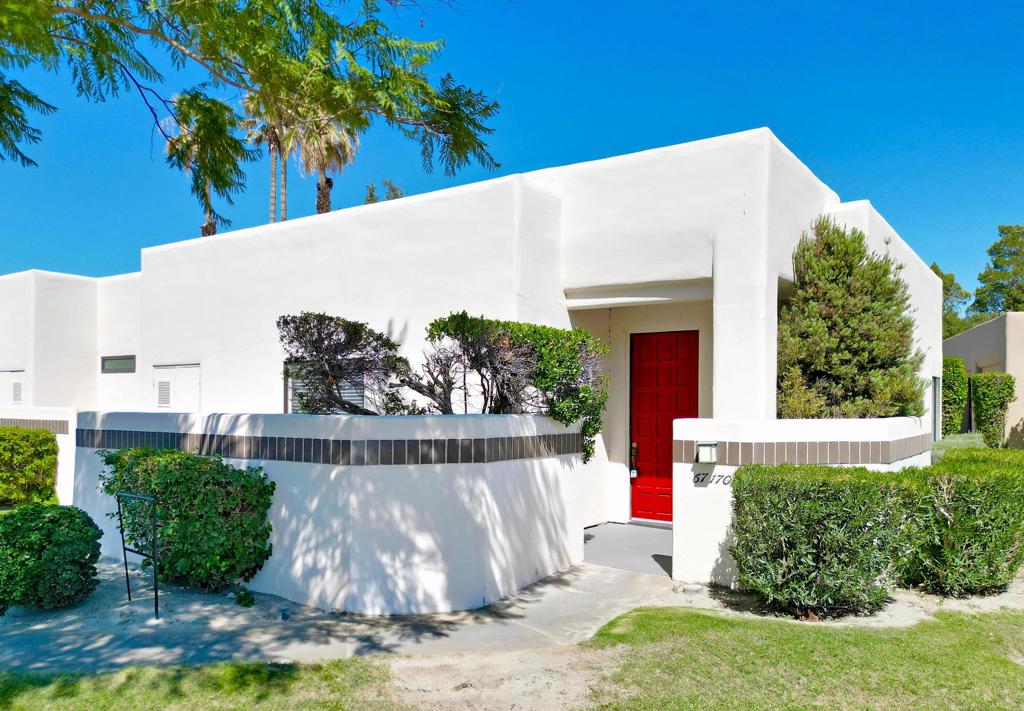 67170 W Chimayo Drive Property Photo 1