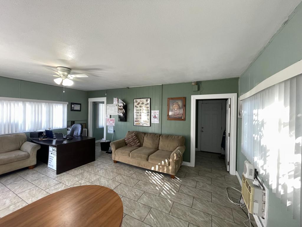 49927 29 Palms Highway Property Photo 9
