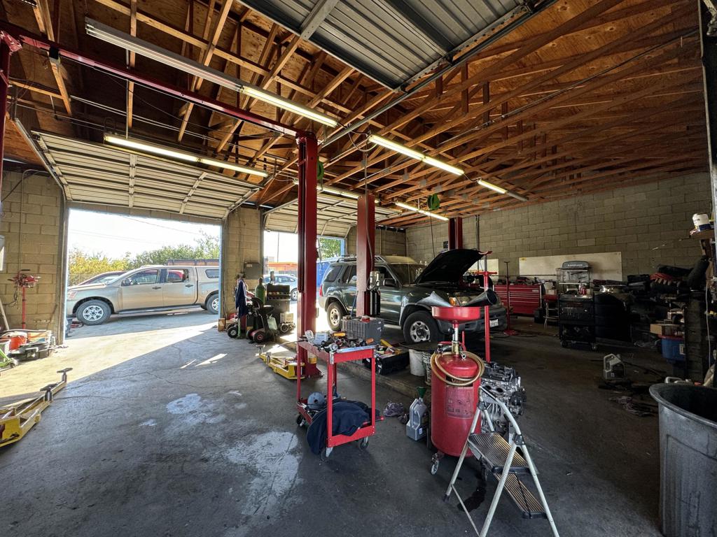 49927 29 Palms Highway Property Photo 21