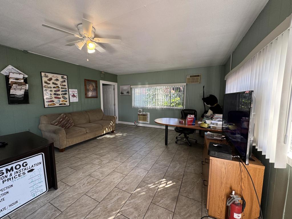 49927 29 Palms Highway Property Photo 22