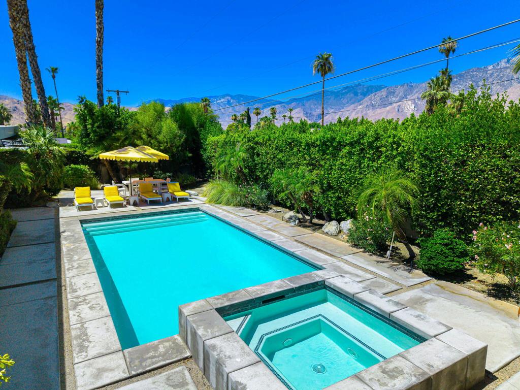 623 Desert Way Property Photo