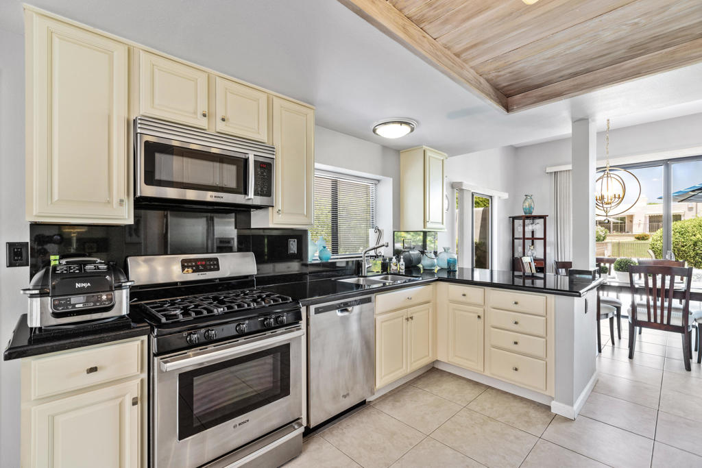 48114 Calle Seranas Property Photo 18