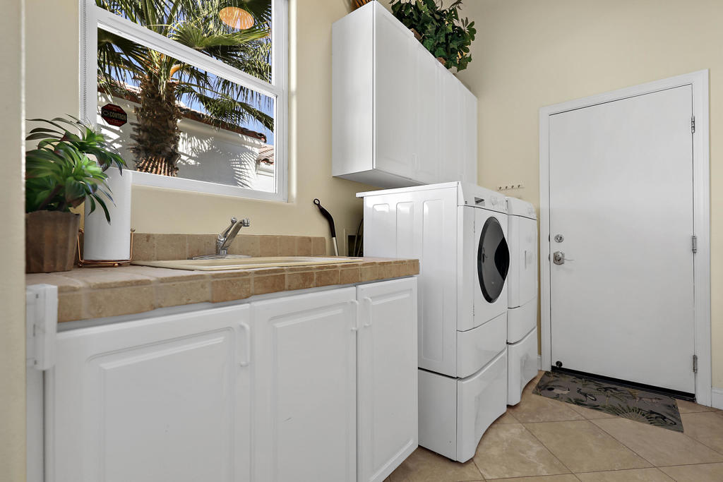 21 Via Bella Property Photo 21