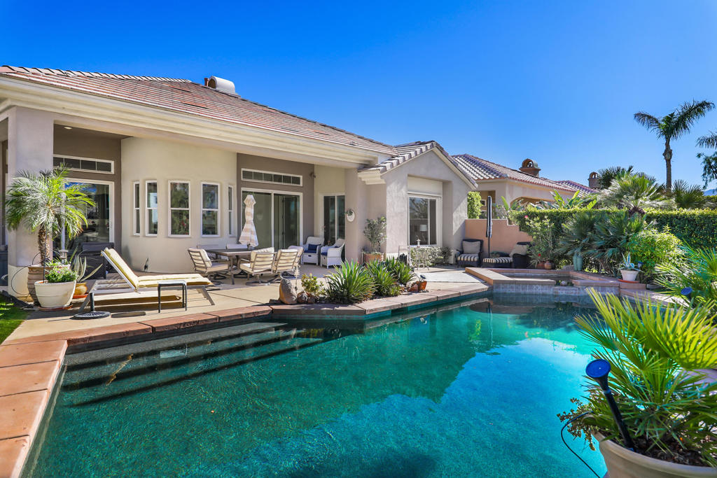 21 Via Bella Property Photo 25