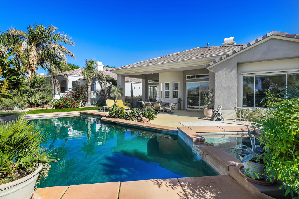21 Via Bella Property Photo 27