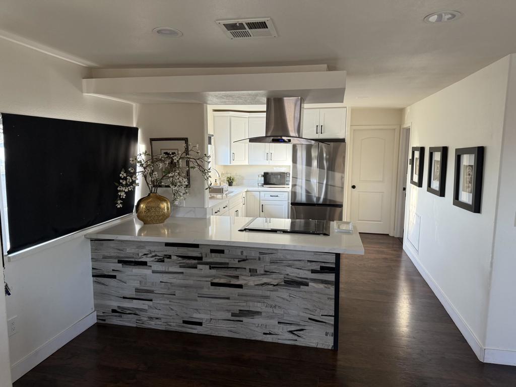 72466 Club View Dr. Property Photo 1
