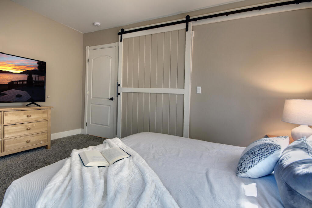 826 Santa Barbara Avenue Property Photo 32