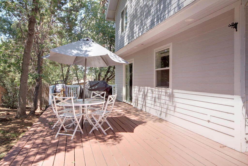 826 Santa Barbara Avenue Property Photo 33