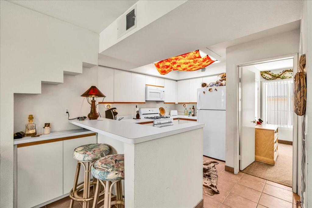 1555 N Chaparral Road 402 Property Photo 3