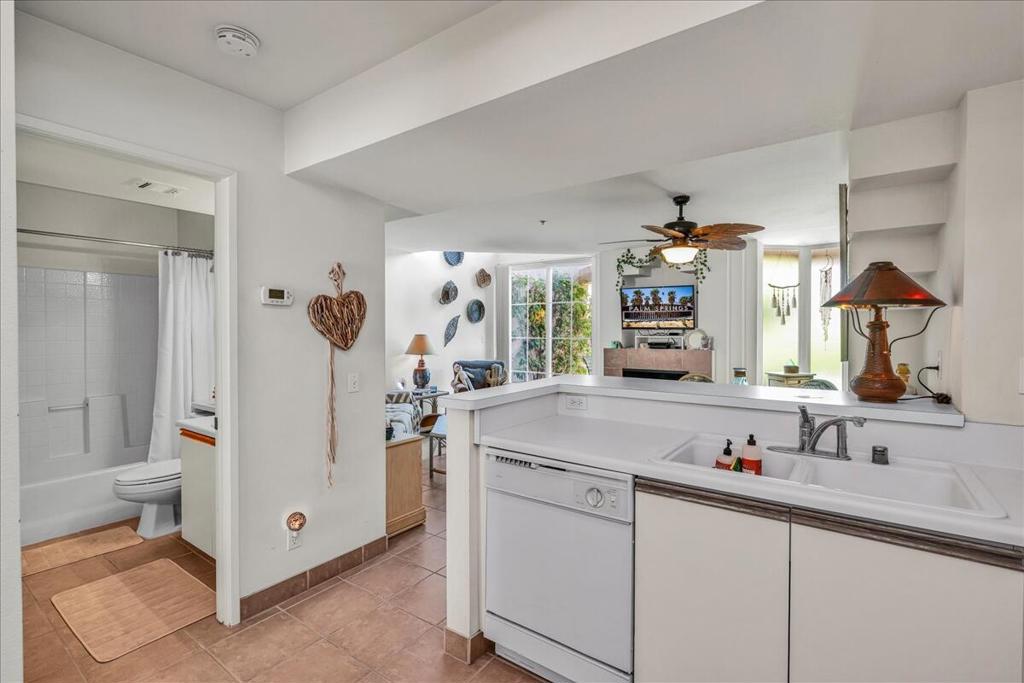 1555 N Chaparral Road 402 Property Photo 12