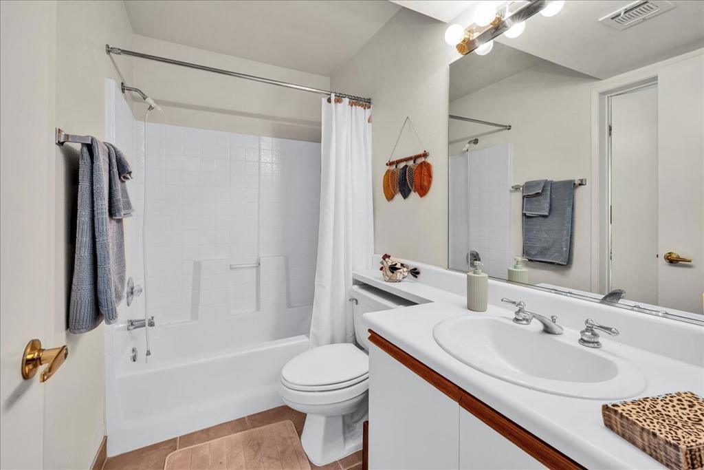 1555 N Chaparral Road 402 Property Photo 13