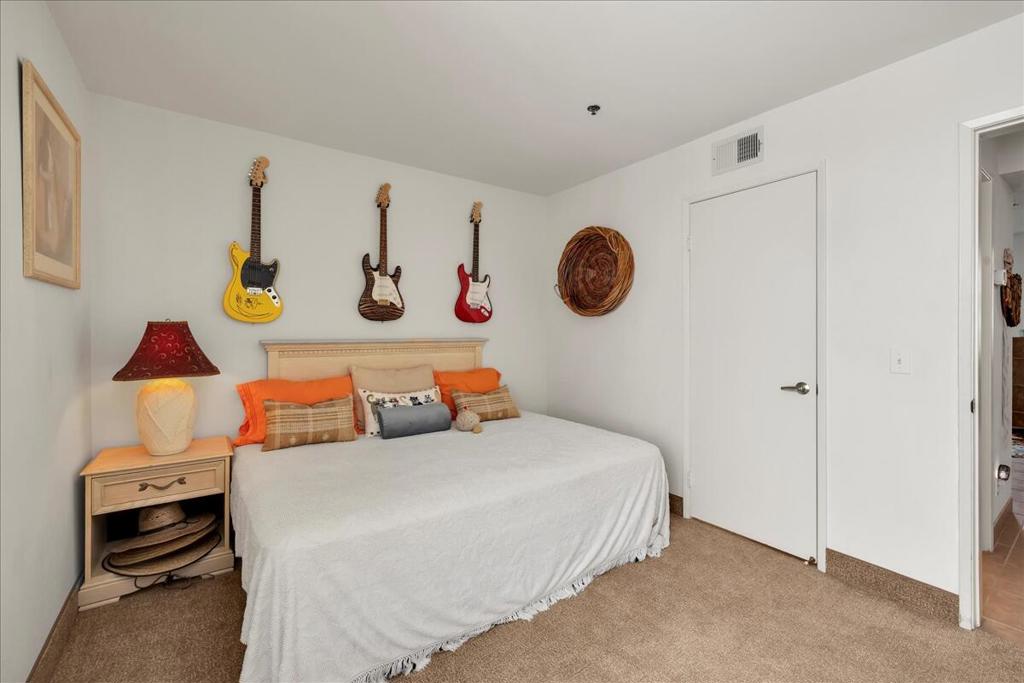 1555 N Chaparral Road 402 Property Photo 15