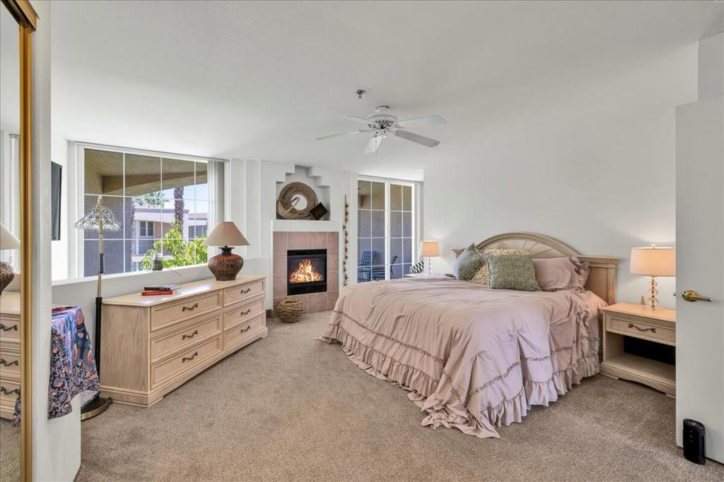 1555 N Chaparral Road 402 Property Photo 21