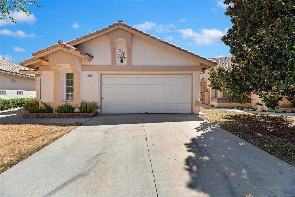 6370 Harbour Town Way Property Photo 5