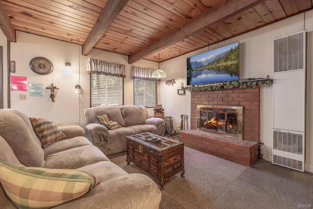 217 E Angeles Boulevard Property Photo 5