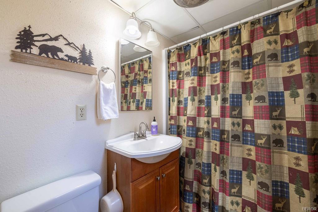 217 E Angeles Boulevard Property Photo 13
