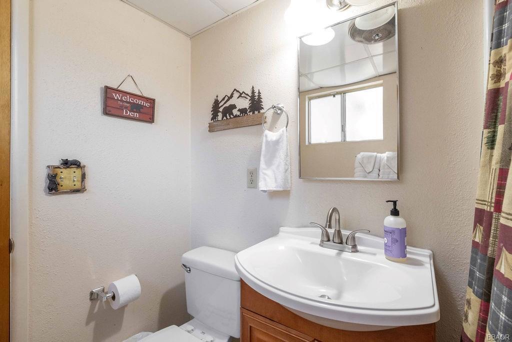217 E Angeles Boulevard Property Photo 14