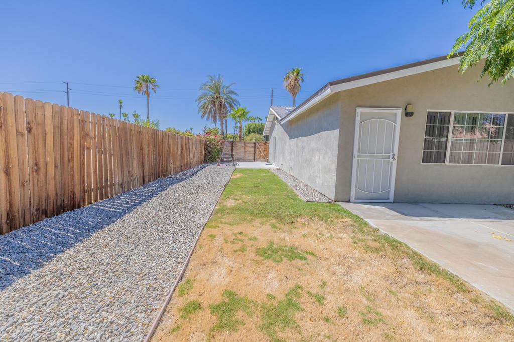 67710 Vista Chino Property Photo 19