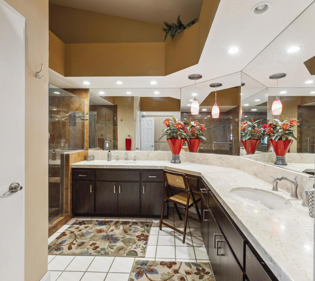 651 Vista Lago Circle N Property Photo 11