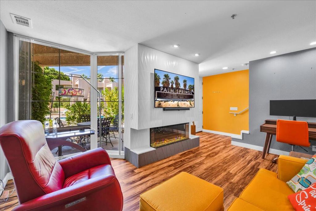 1555 N Chaparral Road 309 Property Photo 1