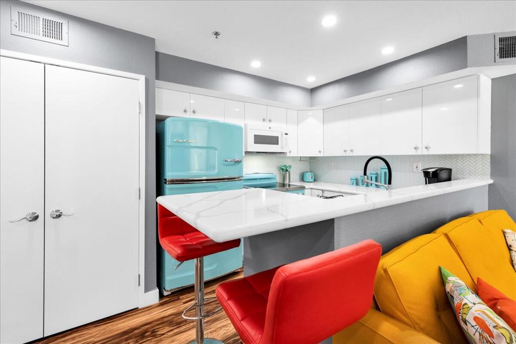 1555 N Chaparral Road 309 Property Photo 2