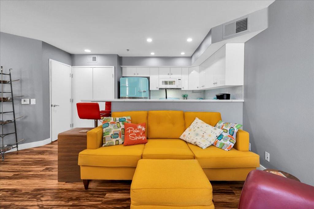 1555 N Chaparral Road 309 Property Photo 3