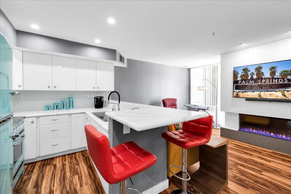 1555 N Chaparral Road 309 Property Photo 7